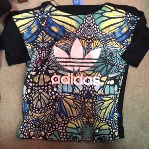 Woman’s Adidas top!